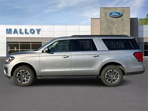 Used 2024 Ford Expedition Max XLT image 5