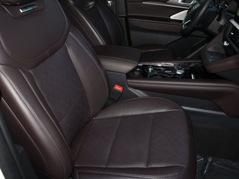Certified 2025 Ford Explorer Platinum RWD image 29