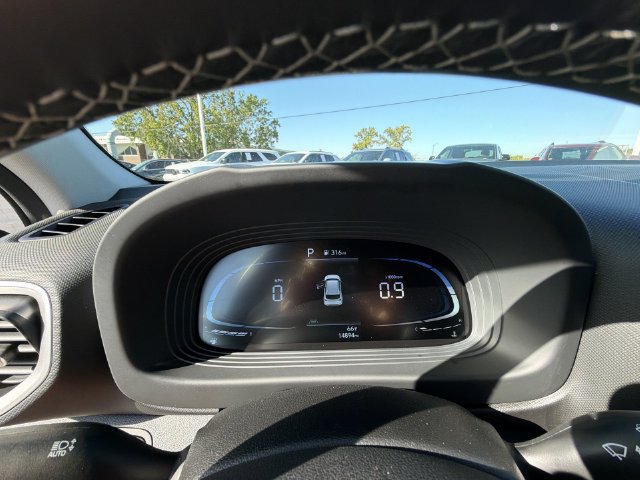 Used 2025 Hyundai Venue SEL FWD image 27