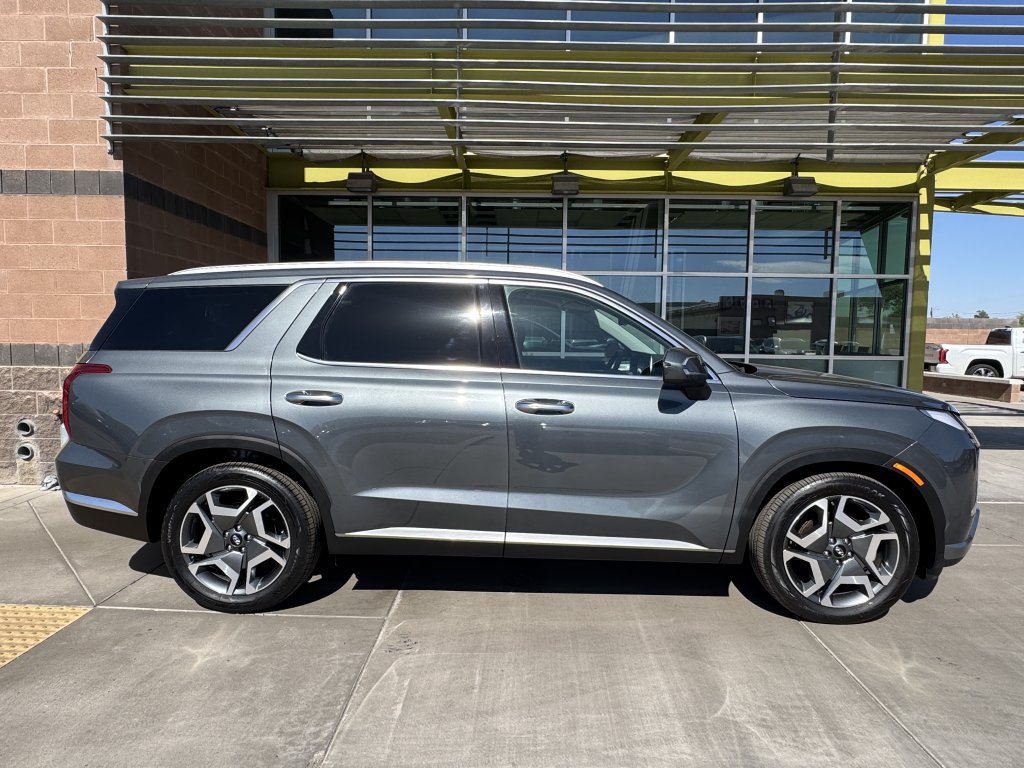 Used 2024 Hyundai Palisade Limited FWD image 9