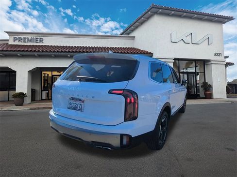 Certified 2025 Kia Telluride EX w/ EX Captain's Chair Package image 7