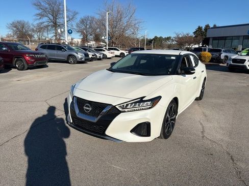 Used 2023 Nissan Maxima SV w/ Floor Mat Group image 3