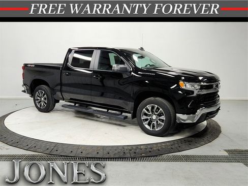 Used 2024 Chevrolet Silverado 1500 LT image 1