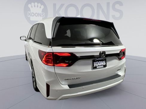 Used 2025 Honda Odyssey Touring image 4