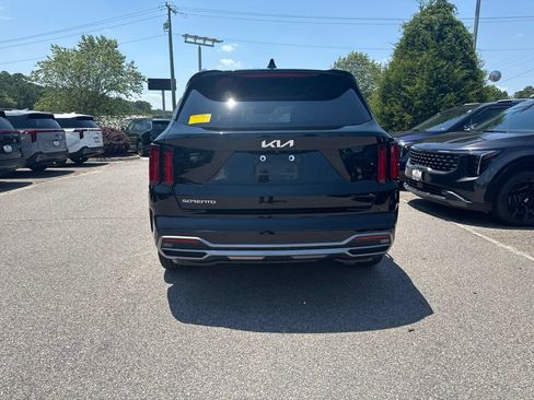 Used 2023 Kia Sorento SX FWD image 4
