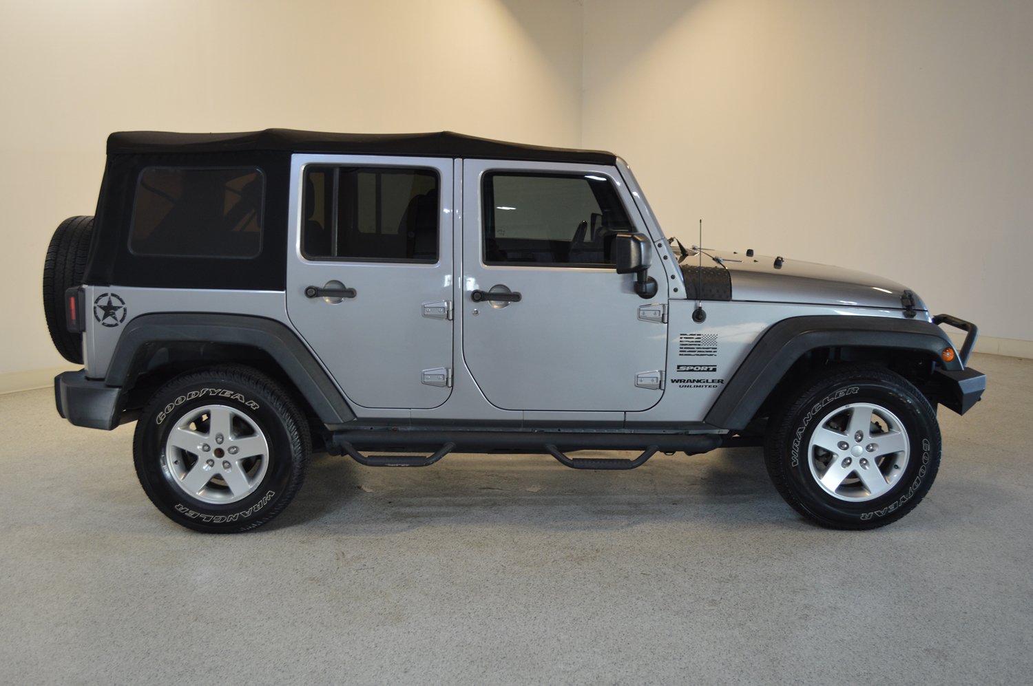 Used 2016 Jeep Wrangler Unlimited Sport w/ Quick Order Package 24S AWD/4WD image 2