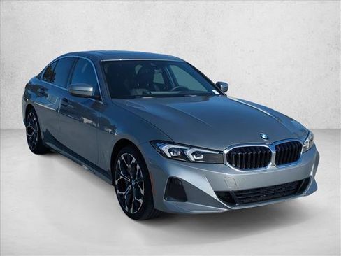 Used 2026 BMW 330i Sedan w/ Premium Package RWD image 3