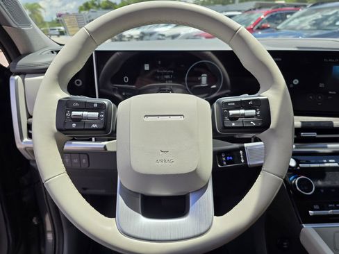 Used 2025 Hyundai Santa Fe Limited FWD image 25