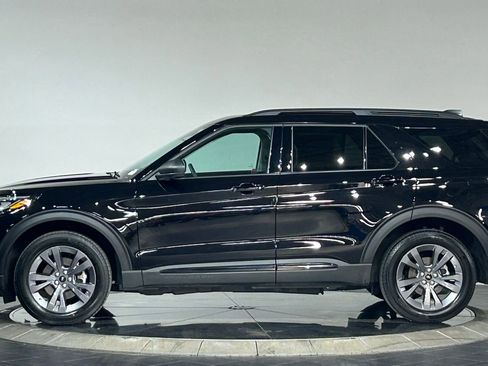 New 2026 Ford Explorer Active w/ Active Comfort Package image 6