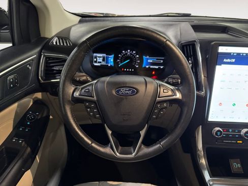 Used 2024 Ford Edge Titanium image 15