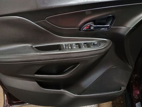 Used 2018 Buick Encore Preferred image 6