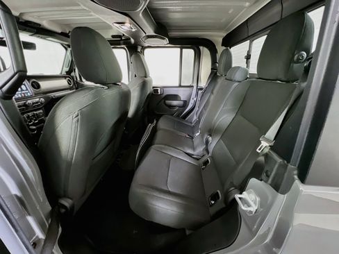 Used 2023 Jeep Gladiator Willys image 24