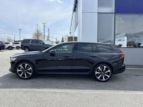 Certified 2025 Volvo V60 B5 Cross Country Plus AWD/4WD image 5