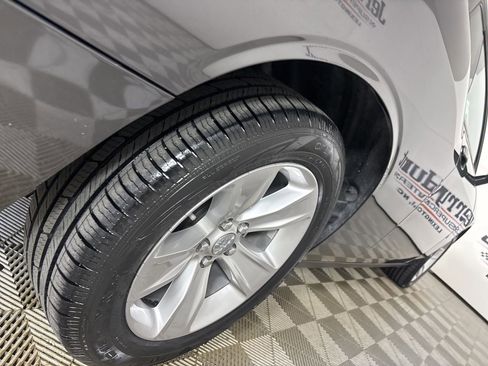 Used 2023 Dodge Challenger SXT image 27