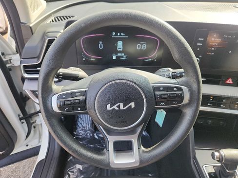 Used 2023 Kia Sportage LX AWD/4WD image 19