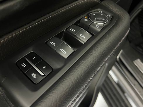 Used 2024 GMC Yukon Denali image 11