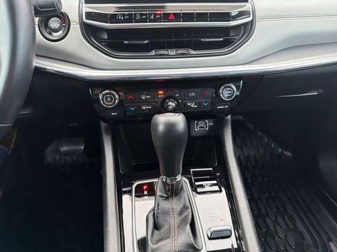 Used 2022 Jeep Compass Limited image 18