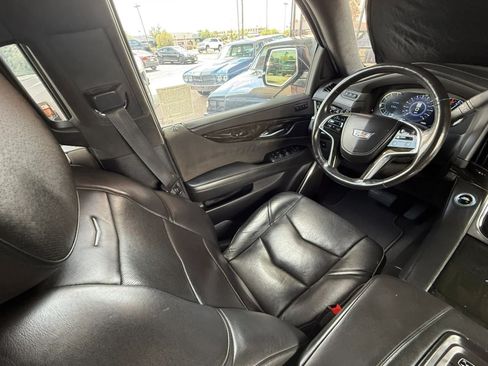Used 2018 Cadillac Escalade ESV Platinum AWD/4WD image 53
