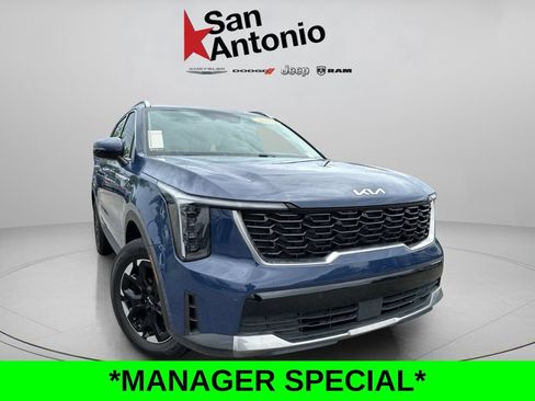 Used 2025 Kia Sorento S AWD/4WD image 2