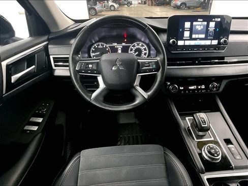 Used 2024 Mitsubishi Outlander SE AWD/4WD image 17