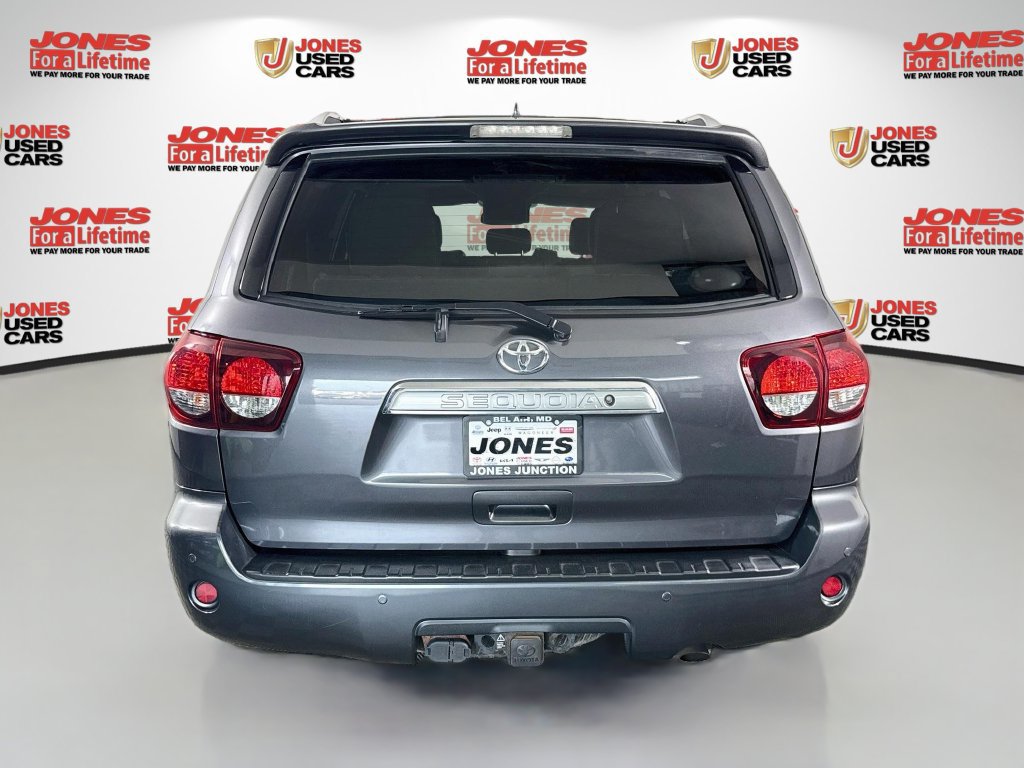 Used 2018 Toyota Sequoia Limited w/ Safety & Convenience Package AWD/4WD image 16