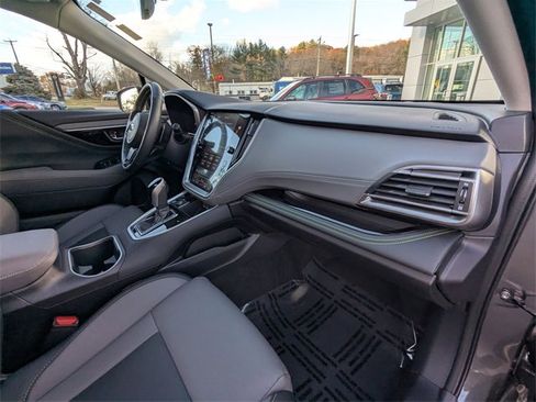 Used 2025 Subaru Outback Onyx Edition image 24
