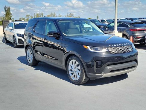 Used 2025 Land Rover Discovery S AWD/4WD image 8