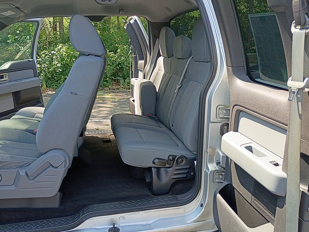 Used 2011 Ford F150 XLT w/ XLT Chrome Pkg AWD/4WD image 12