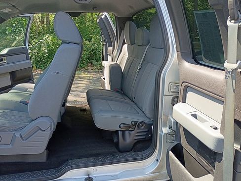Used 2011 Ford F150 XLT w/ XLT Chrome Pkg AWD/4WD image 12