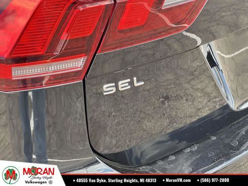 Used 2022 Volkswagen Tiguan SEL R-Line AWD/4WD image 11