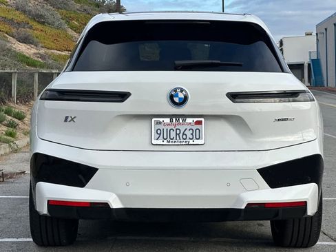 Used 2025 BMW iX xDrive50 w/ Premium Package image 8