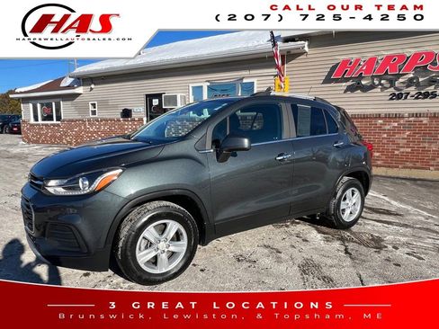 Used 2018 Chevrolet Trax LT w/ LT Convenience Package image 2