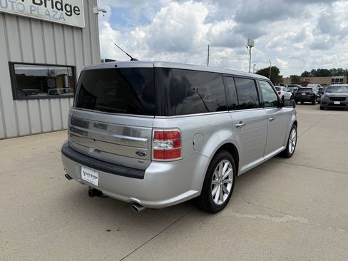 Used 2019 Ford Flex Limited AWD/4WD image 4