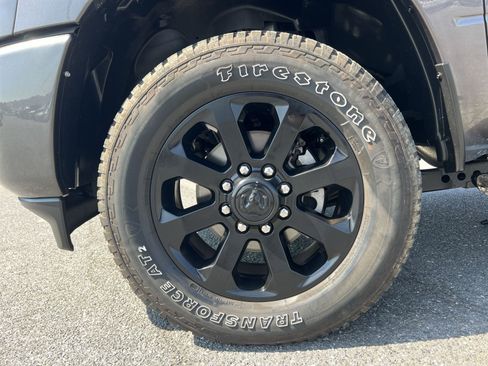 Used 2025 RAM 2500 Laramie AWD/4WD image 12