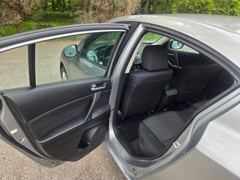 Used 2013 MAZDA MAZDA3 i Touring FWD image 30