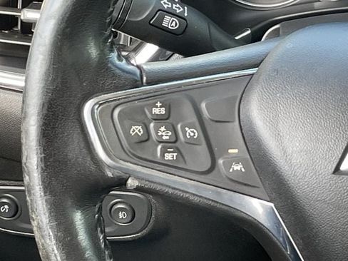 Used 2020 Chevrolet Equinox LT w/ Driver Convenience Package FWD image 13