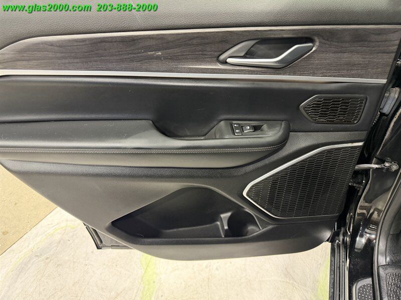 Used 2021 Jeep Grand Cherokee L Limited AWD/4WD image 25