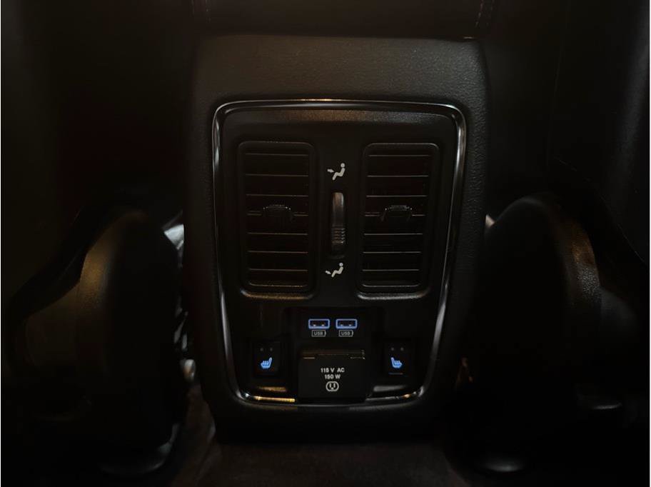 Used 2016 Dodge Durango R/T w/ Blacktop Package RWD image 6
