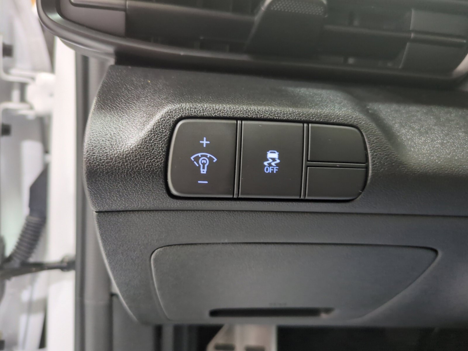 Used 2025 Hyundai Elantra Sport FWD image 18