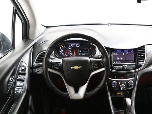 Used 2021 Chevrolet Trax LT w/ Driver Confidence Package FWD image 13