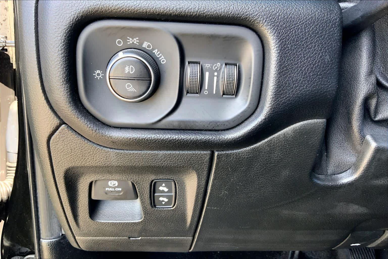 Used 2019 RAM 1500 Big Horn RWD image 33