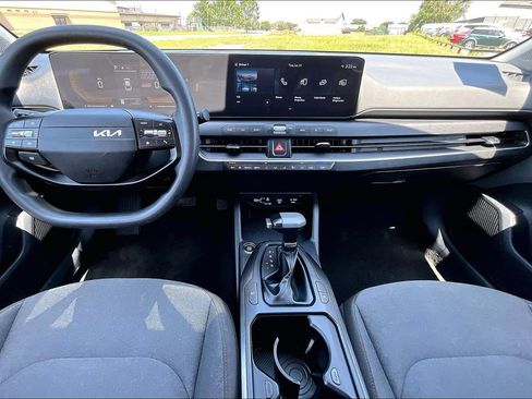 Used 2025 Kia K4 FWD image 13