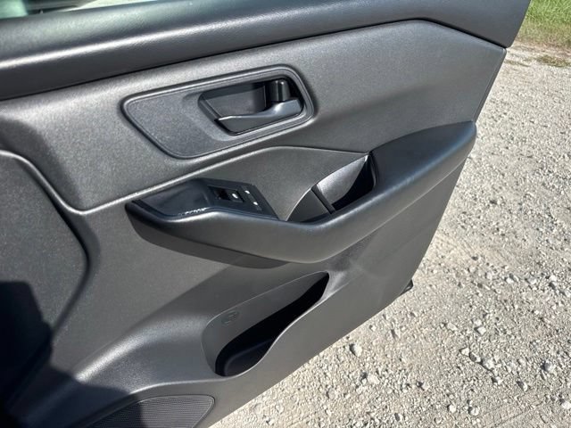 Used 2024 Nissan Rogue S AWD/4WD image 15