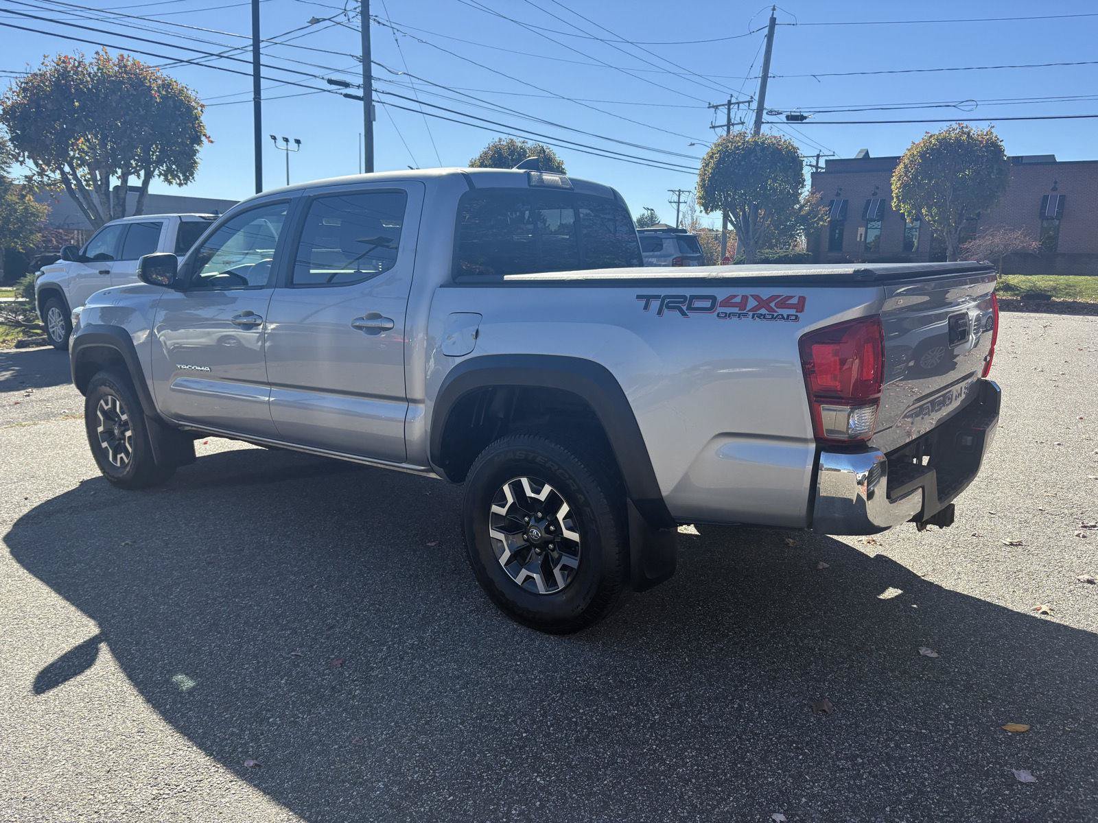Used 2016 Toyota Tacoma TRD Off-Road w/ Towing Package AWD/4WD image 5
