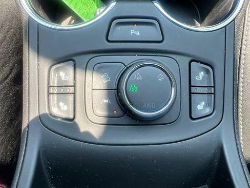 Used 2024 GMC Terrain SLT w/ Tech Package AWD/4WD image 34