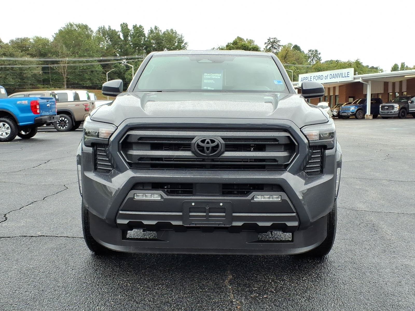 Used 2025 Toyota Tacoma SR5 AWD/4WD image 3