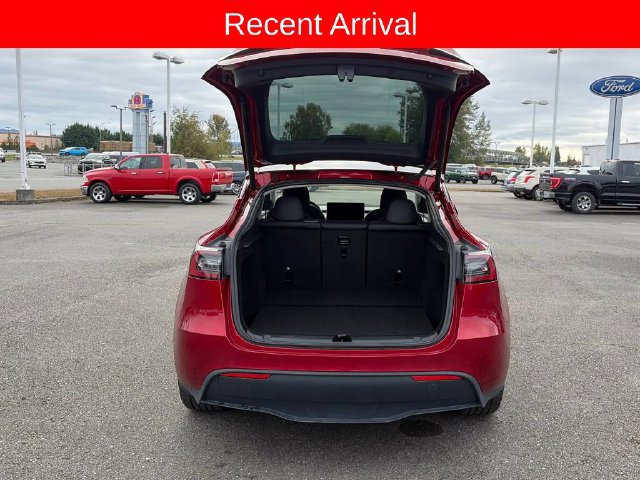 Used 2024 Tesla Model Y 2WD image 9