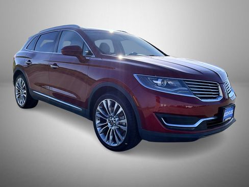 Used 2017 Lincoln MKX Reserve w/ Driver Assistance Package AWD/4WD image 3