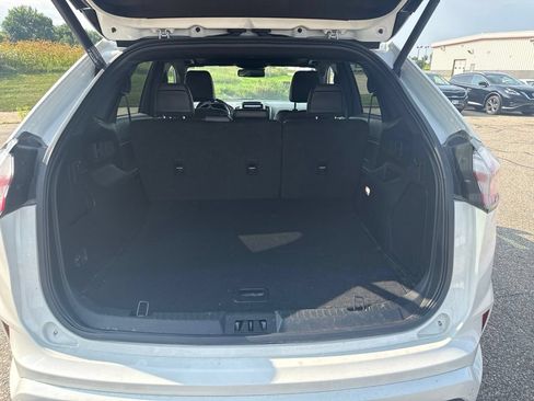 Used 2022 Ford Edge ST w/ Equipment Group 401A AWD/4WD image 9