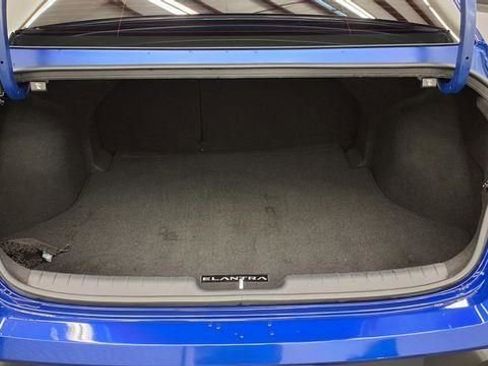 Used 2025 Hyundai Elantra SEL image 14